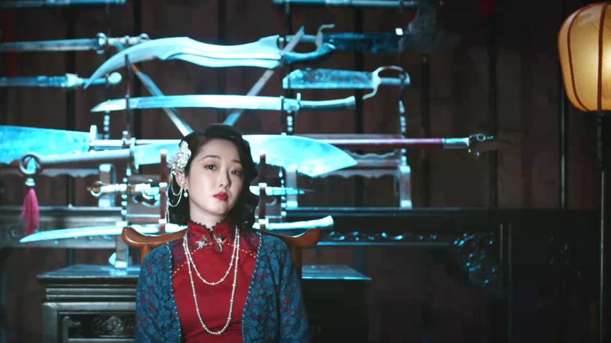 李泽锋蒋梦婕在香港拍戏，本人身姿挺拔很帅气，火了之后片约不断